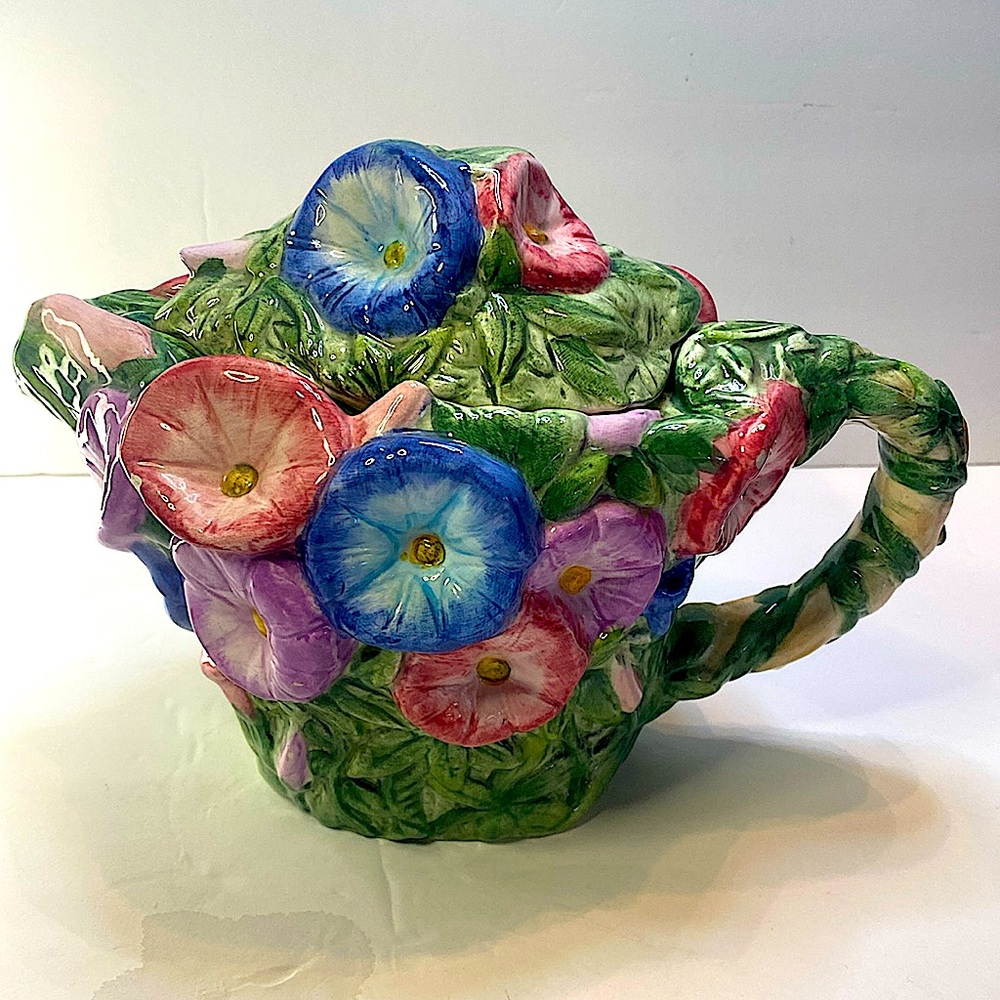 PREOWNED WORLD BAZAARS INC 3D HAND PAINTED TEA POT